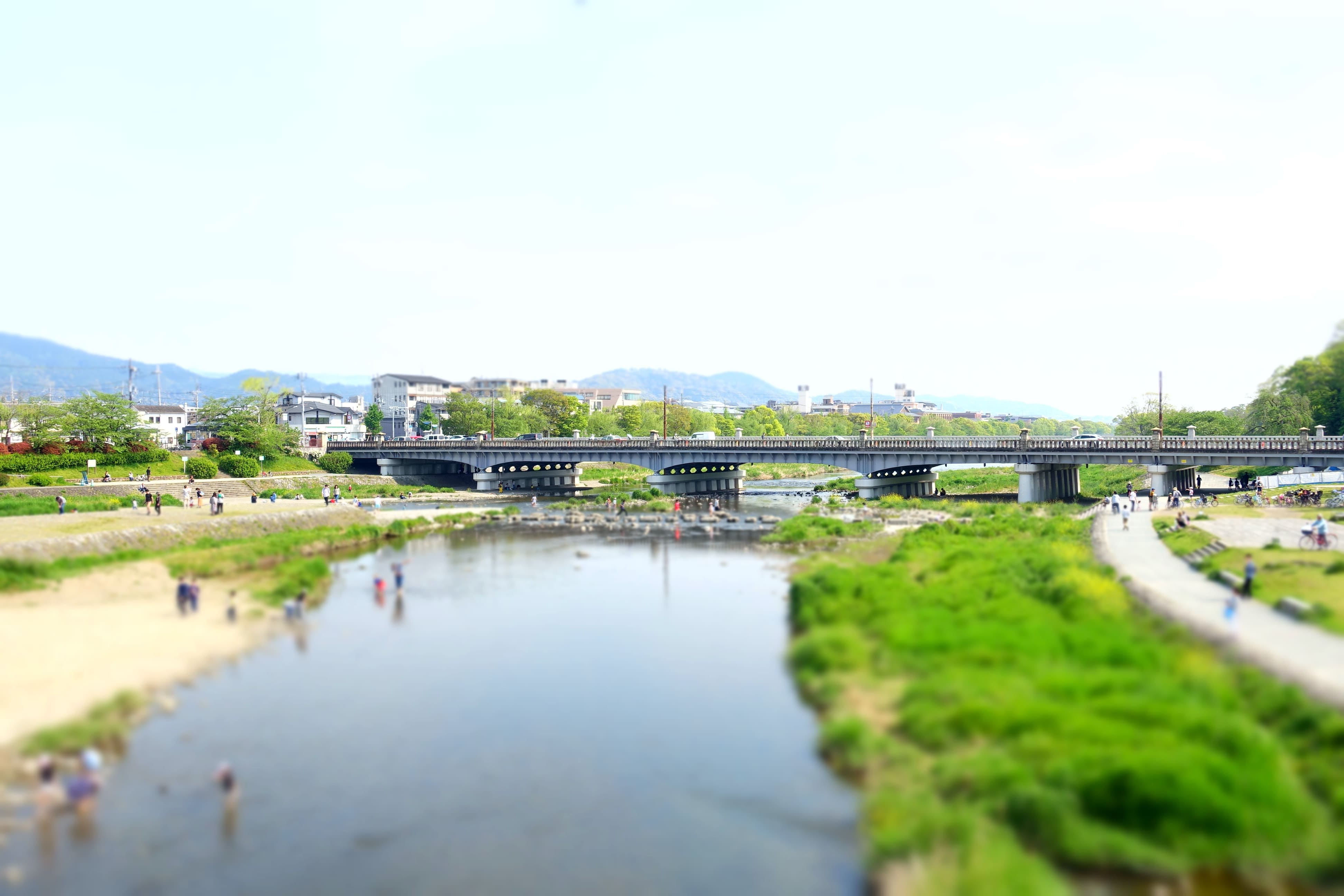 『耳を澄ませば世界が変わる』特集ページ